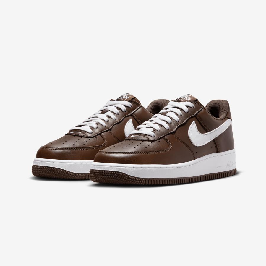 NIKE AIR FORCE 1 LOW RETRO QS CHOCOLATE - 24 Kilates Bangkok