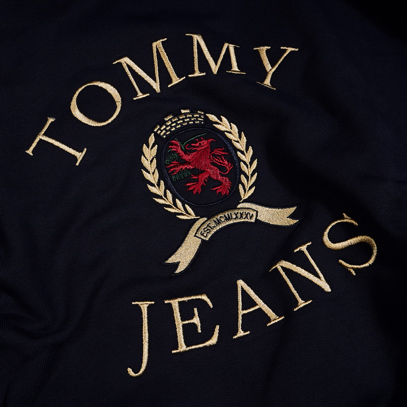 tommy jeans crest crew sweatshirt